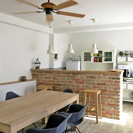 Apartment Art House *